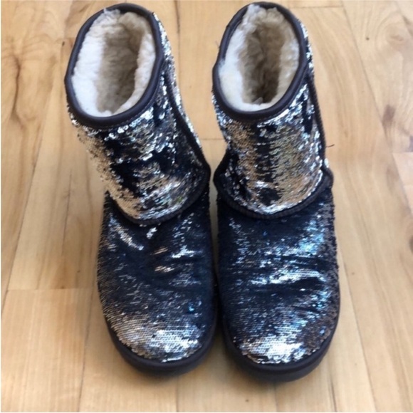 Ugg Boots in Sequins Silver and Blue Size 7. - Picture 3 of 8
